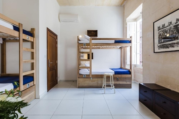 Two Pillows Boutique Hostel (Sliema)
